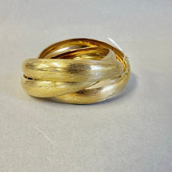 Vintage Textured Gold Tone Triple Interlocking Statement Bangle Bracelet NWT - Picture 1 of 16
